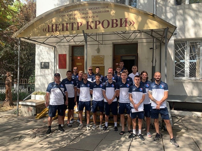 Игроки и тренеры &laquo;Таврии&raquo; сдали кровь: &laquo;Это долг каждого гражданина, которому здоровье это позволяет! Хотим, чтобы все совершеннолетние жители Крыма стали донорами&raquo;